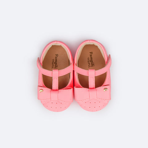 Sapato de Bebê Pampili Nina Calce Fácil Perfuros e Laço Rosa Neon Luz - superior do sapato de bebê confortável