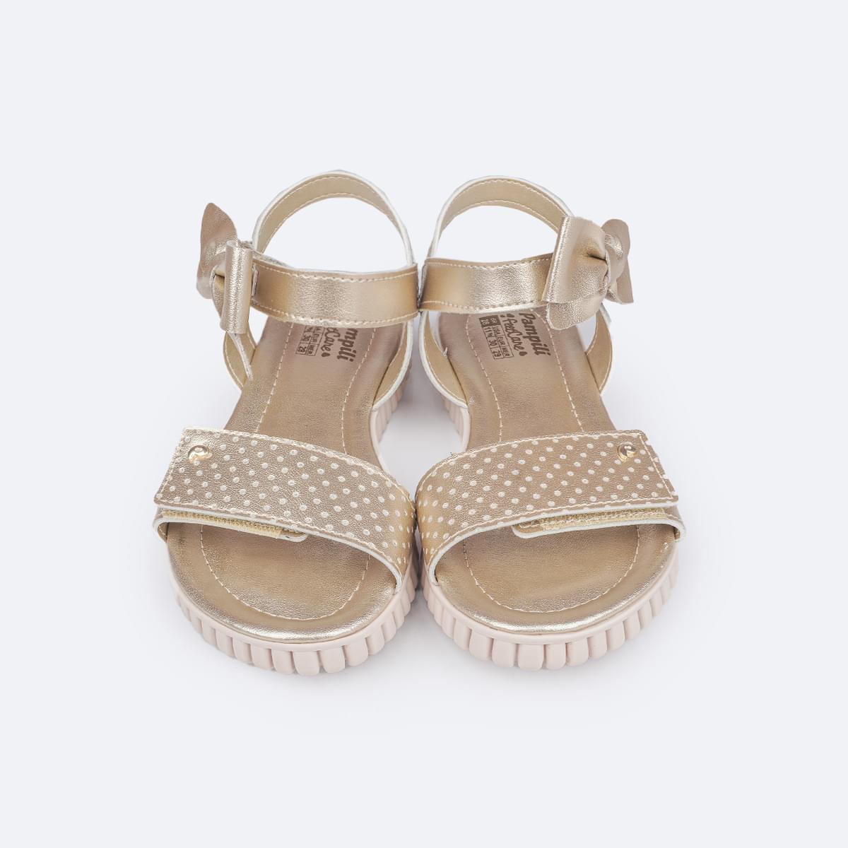 Sandália Papete Infantil Pampili Candy Laço e Perfuros Dourada - frente da papete com laço dourado