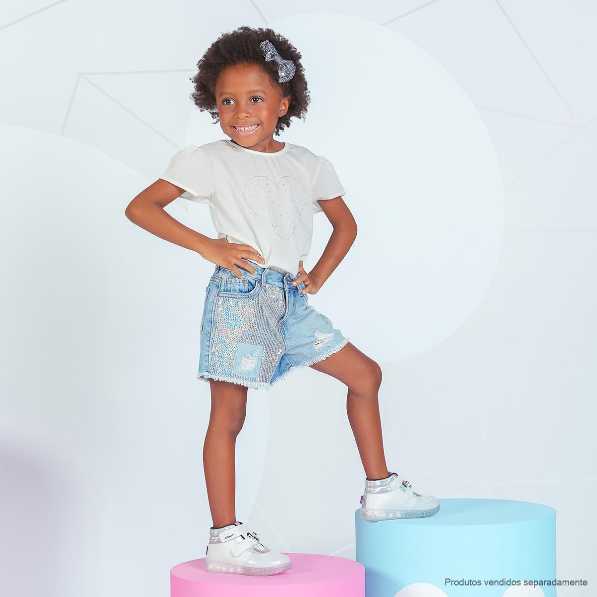 Short Jeans Infantil Pampili com Paetê Holográfico - short na menina