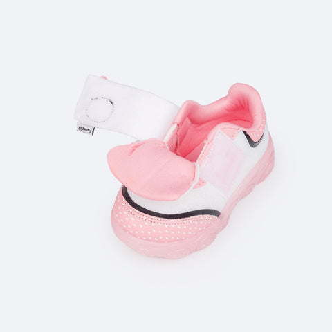 Tênis de Led Infantil Pampili Poá Branco Minnie Mouse © DISNEY - abertura do tenis em velcro