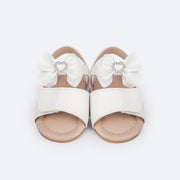 Sandália de Bebê Pampili Nana Laço Coração de Strass Branca - frente da sandália com velcro