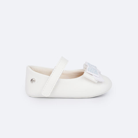Sapato de Bebê Pampili Nina Momentos Especiais Laço Strass Branco - lateral do sapato com abertura em velcro