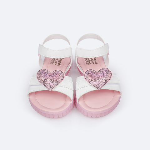 Sandália Papete Infantil Pampili Candy Game Branca - frente da sandália com patch de coração