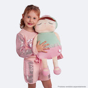 Mochila Infantil Metoo Doll Angela Lai Ballet Rosa e Verde - 48 cm - menina segurando a mochila