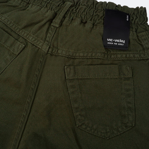 Calça Baggy Vic&Vicky Sarja Verde Militar - detalhe bolsos da calça infantil feminina