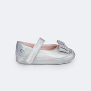 Sapato de Bebê Pampili Nina Laço Glitter e Tachas Prata - lateral do sapato com velcro