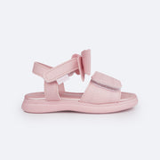 Sandália Infantil Pampili Laço Removível Rosa Glacê - lateral da sandália com velcro