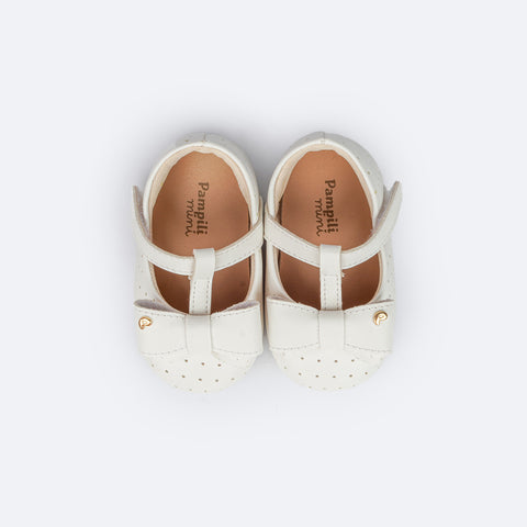 Sapato de Bebê Pampili Nina Calce Fácil Perfuros e Laço Branco - superior do sapato confortável