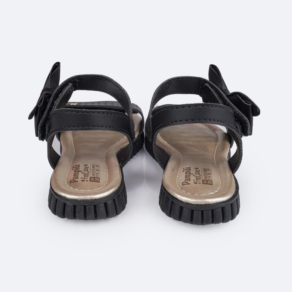 Sandália Papete Infantil Pampili Candy Laço e Perfuros Preto - traseira da sandália em sintético