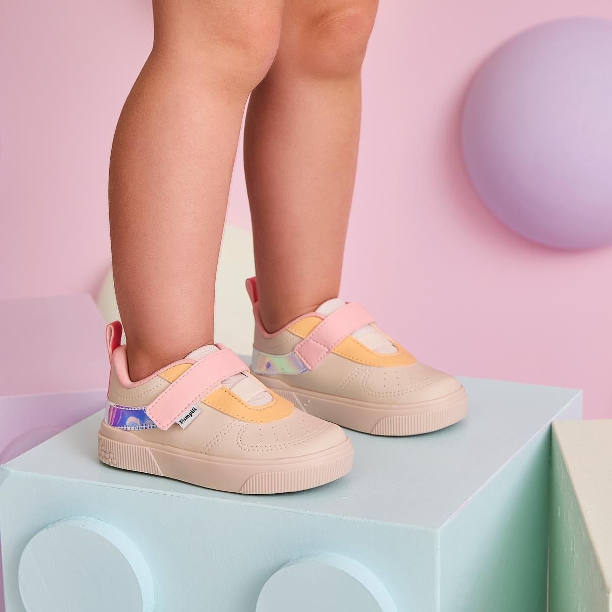 Tênis Infantil Feminino Yumi Holográfico Fecho Nude