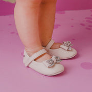 Sapato de Bebê Pampili Nina Laço em Strass Off White - Vem com faixa de cabelo!