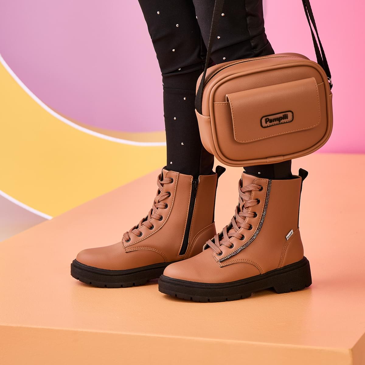 Bolsa Tiracolo Infantil Pampili Compacta com Bolso Marrom