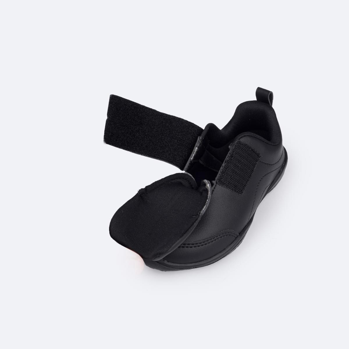 Tênis Escolar Infantil Pampili Honey Preto - Vem com Estojo! - abertura do tenis com velccro