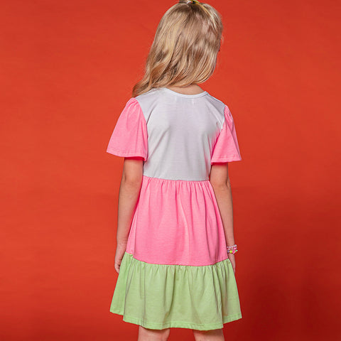 Vestido Infantil Kukiê Borboleta Pink Neon - costas do vestido na menina