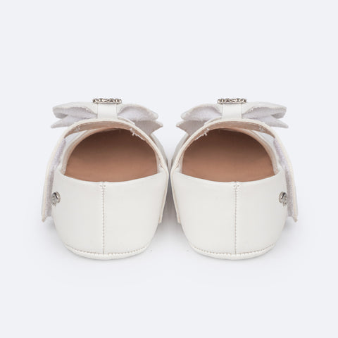 Sapato de Bebê Pampili Nina Laço Coração de Strass Branco - traseira do sapato confortável