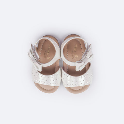 Sandália de Bebê Pampili Nana Perfuros e Laço Branca Holográfica - superior da sandália confortável