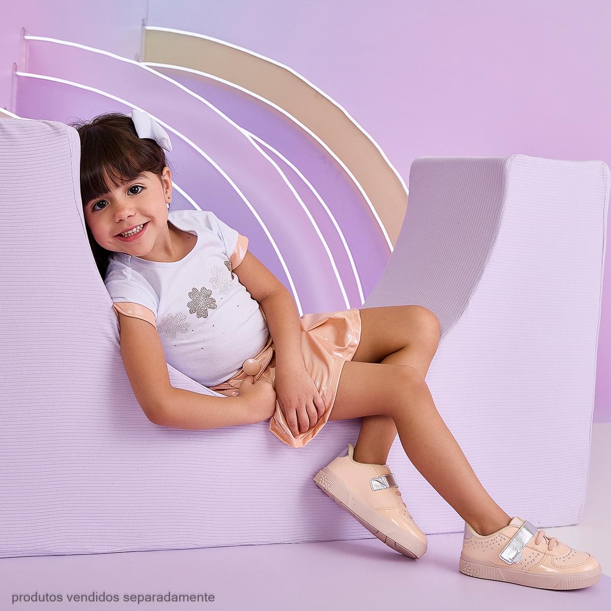 Camiseta Infantil Pampili Flores Brilhantes Branca