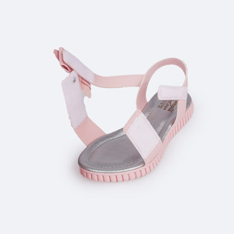 Sandália Papete Infantil Pampili Candy Laço e Perfuros Rosa Glacê - abertura da sandália calce fácil