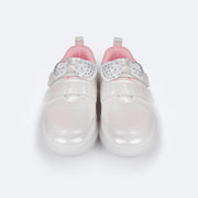 Tênis de Led Infantil Pampili Sneaker Luz Laço e Strass Branco Holográfico - frente do tenis com laço de strass e glitter