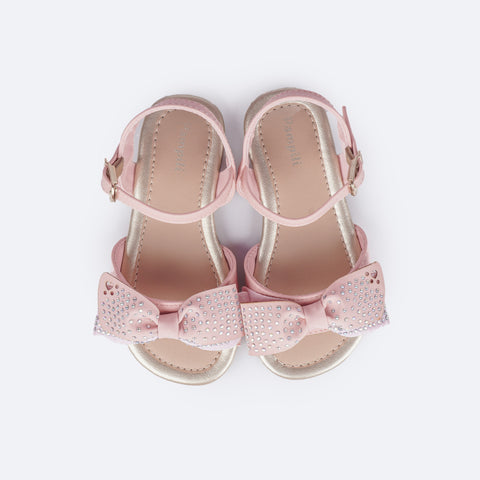 Sandália Infantil Primeiros Passos Pampili Mili Laço Glitter e Strass Rosa - superior da sandália com detalhe metalizado