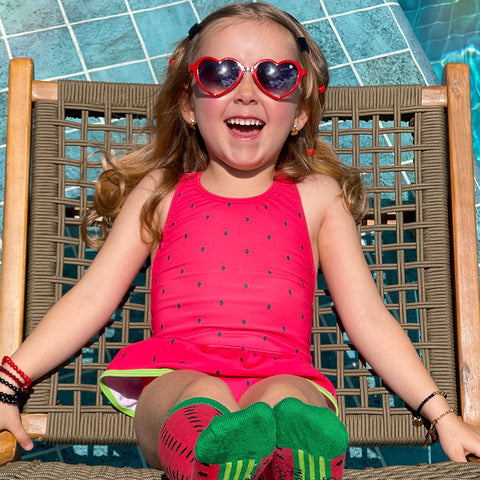 Óculos de Sol Infantil KidSplash! Proteção UV Coração Vermelho - óculos na menina