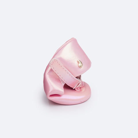 Sapato de Bebê Pampili Nina Flores Rosê Holográfico - flexibilidade do sapato