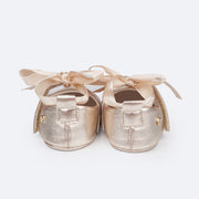 Sapato de Bebê Pampili Nina Bailarina Dourado - Vem com faixa de cabelo! - traseira da sapatilha