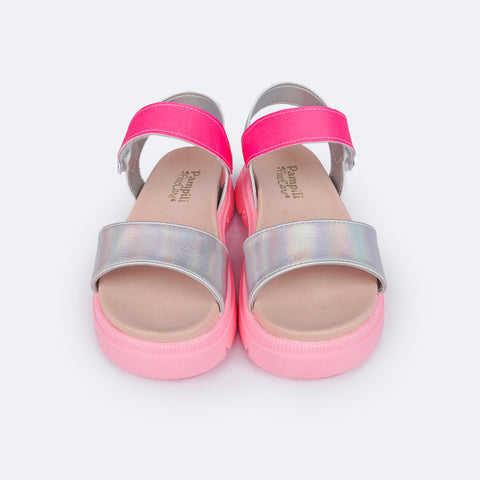Sandália Infantil Pampili Anny Tratorada Holográfica Prata e Pink - frente da sandália prata holográfica