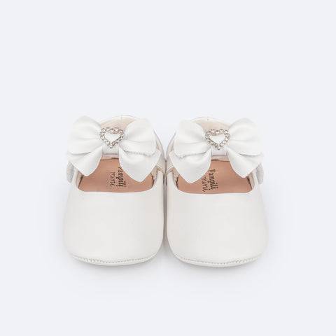 Sapato de Bebê Pampili Nina Laço Coração de Strass Branco - frente do sapato com laço 