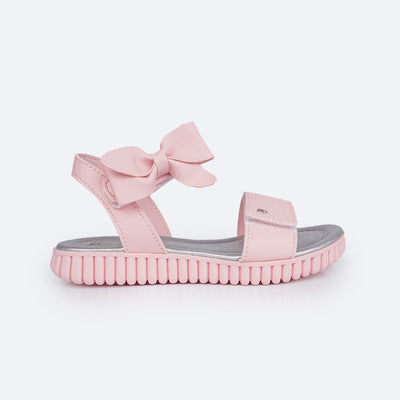 Sandália Papete Infantil Pampili Candy Laço e Perfuros Rosa Glacê - lateral da sandália com velcro