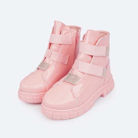 Bota Coturno Feminina Pampili Lucky Strass Verniz Rosa Glace- parte da frente da bota infantil feminina