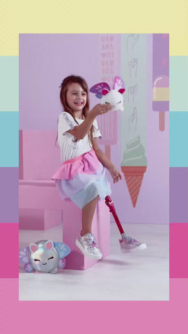 Sandália Papete Infantil Pamps Candy Holográfica Prata - Vem com Pelúcia Malu Exclusiva - vídeo com produtos pamps 