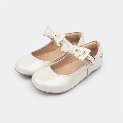 Sapato de Couro Infantil Feminino Cris com Laço Off White.