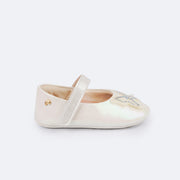 Sapato de Bebê Pampili Nina Borboleta Irisado Branco - lateral sapato bebê com velcro