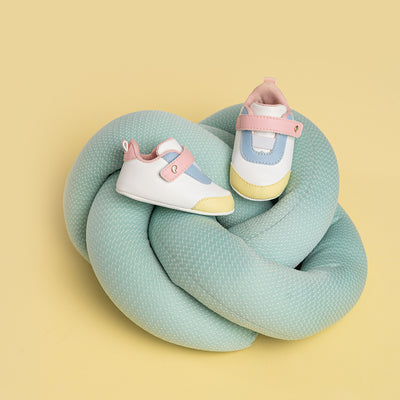 Tênis de Bebê Nina Candy Color com Velcro Branco e Colorido.