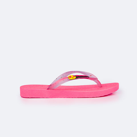 Chinelo Infantil Pampili Likes Emoji Love Eco Amigável Pink Flúor - lateral do chinelo 