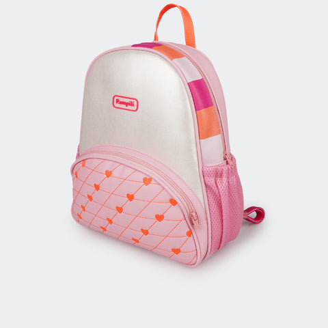 Mochila Infantil Pampili Matelassê Corações Branca e Rosa  - foto da mochila mostrando detalhe de cores 