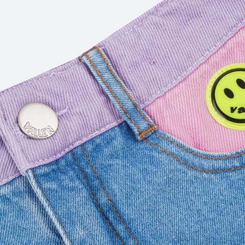 Short Jeans Feminino Infantil Vallen Azul e Colorido - fechamento em botão e zíper