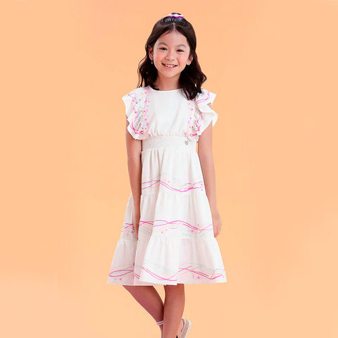 Vestido Kids Petit Cherrie com Babados Três Marias e Flores Branco - 6 a 14 Anos - menina com o vestido