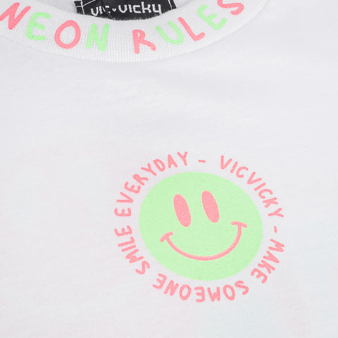 Camiseta Infantil Vic&Vicky Over Emoji Neon Branca - estampa frontal de emoji