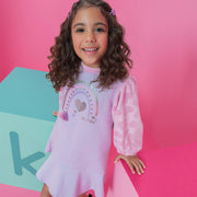 Vestido Infantil Kukiê Manga Longa Coração Pelúcia Lilás - frente vestido na menina