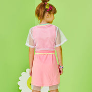Conjunto Infantil Kukiê Vestido Canelado e Top Tela Rosa Neon - costas do vestido na menina