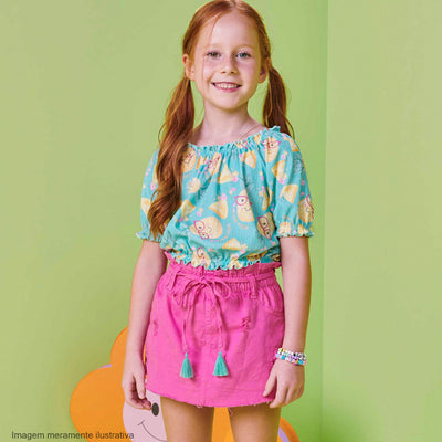 Conjunto Infantil Kukiê Cropped Abacaxi Azul e Rosa - menina usando o conjunto