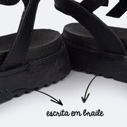 Sandália Papete Feminina Tweenie #Funny Tachas e Fivela Dupla Preta - detalhe da escrita em braile no solado