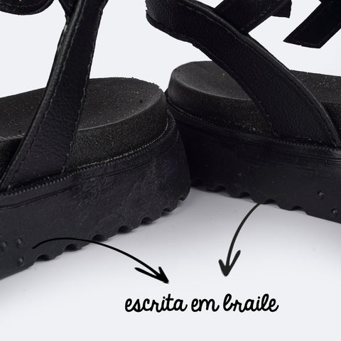 Sandália Papete Feminina Tweenie #Funny Tachas e Fivela Dupla Preta - detalhe da escrita em braile no solado