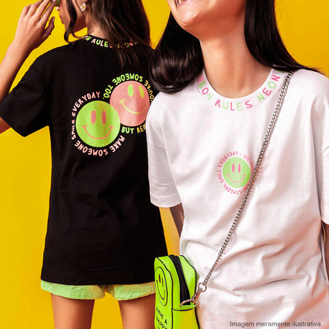 Camiseta Infantil Vic&Vicky Over Emoji Neon Branca - Foto na menina