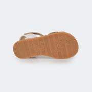 Sandália Papete Infantil Pampili Fly Mini Calce Fácil Calcanhar Comfy Dourada  - foto do solado flat super flexível 