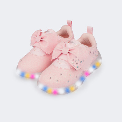 Tênis de Led Infantil Pampili Liz Luz Laço Glitter Strass Rosa Bebê  - frente do tênis com strass