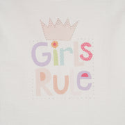 Camiseta Infantil Feminina Pampili Girls Rule com Brilho Off White  - foto da estampa com aplicação de pedras 