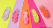Sandália de Led Infantil Pampili Full Plastic Valen Transparente com Glitter e Laranja Fluor.